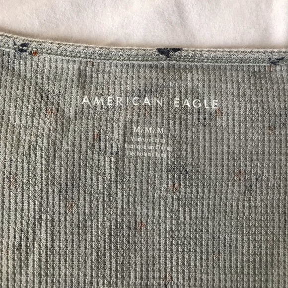 CUTE tee with flower pattern! - Picture 3 of 3